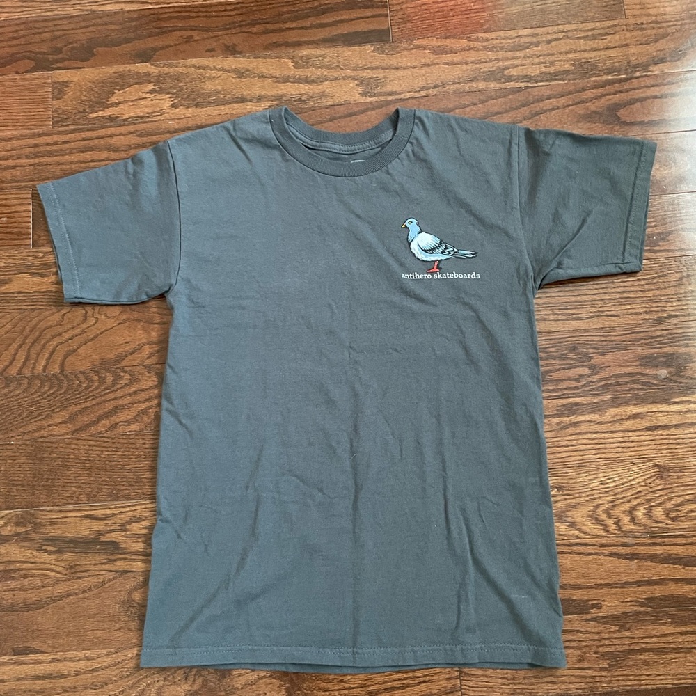 Antihero Pigeon logo skateboard t-shirt size small